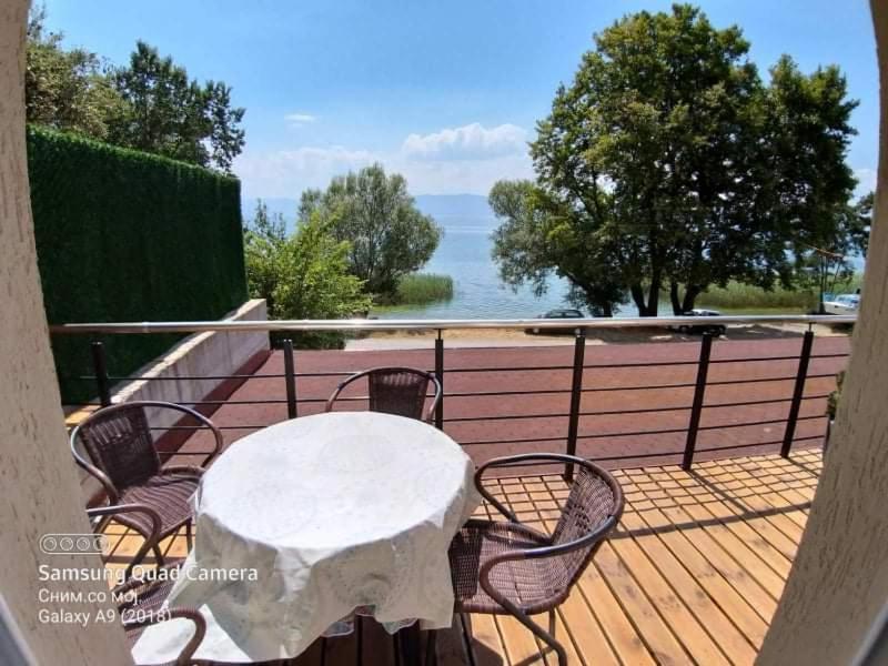 Vera Apartments Ohrid Bagian luar foto